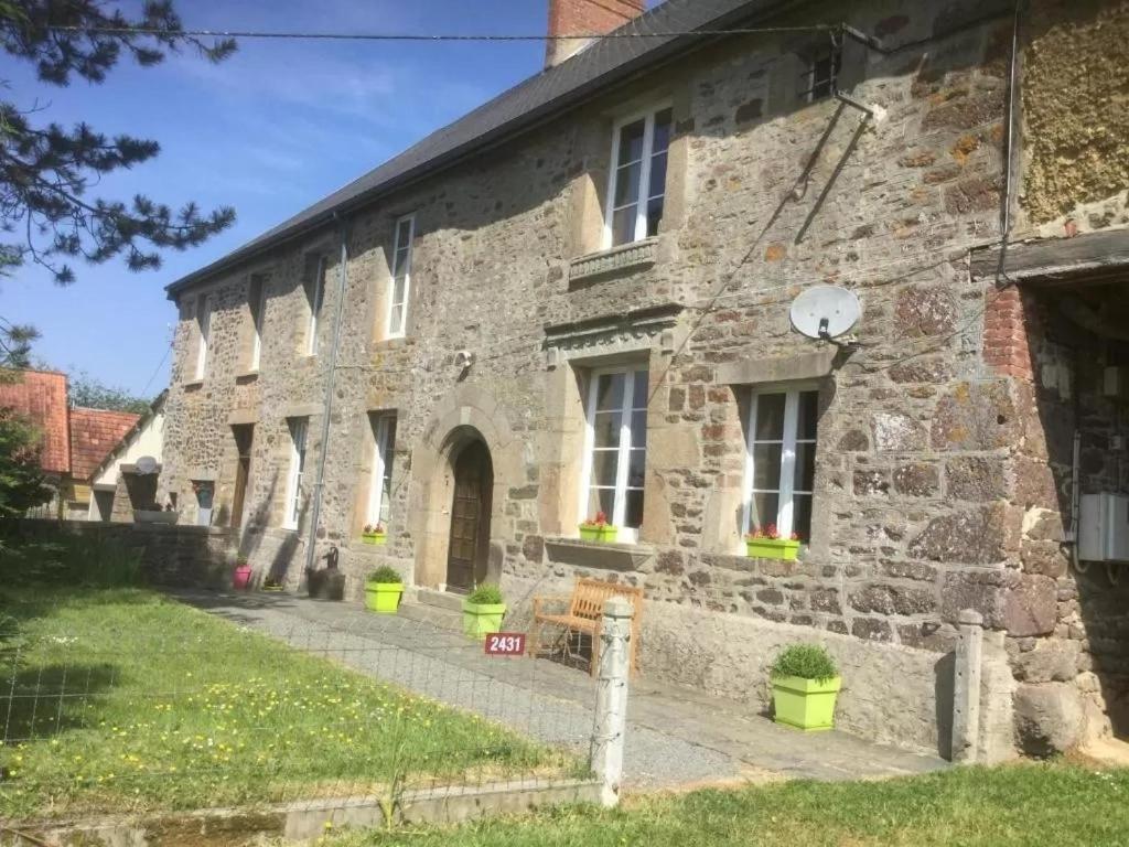 La Petellerie, Maison De Campagne Avec Piscine Pour Un Sejour Detente Moyon المظهر الخارجي الصورة