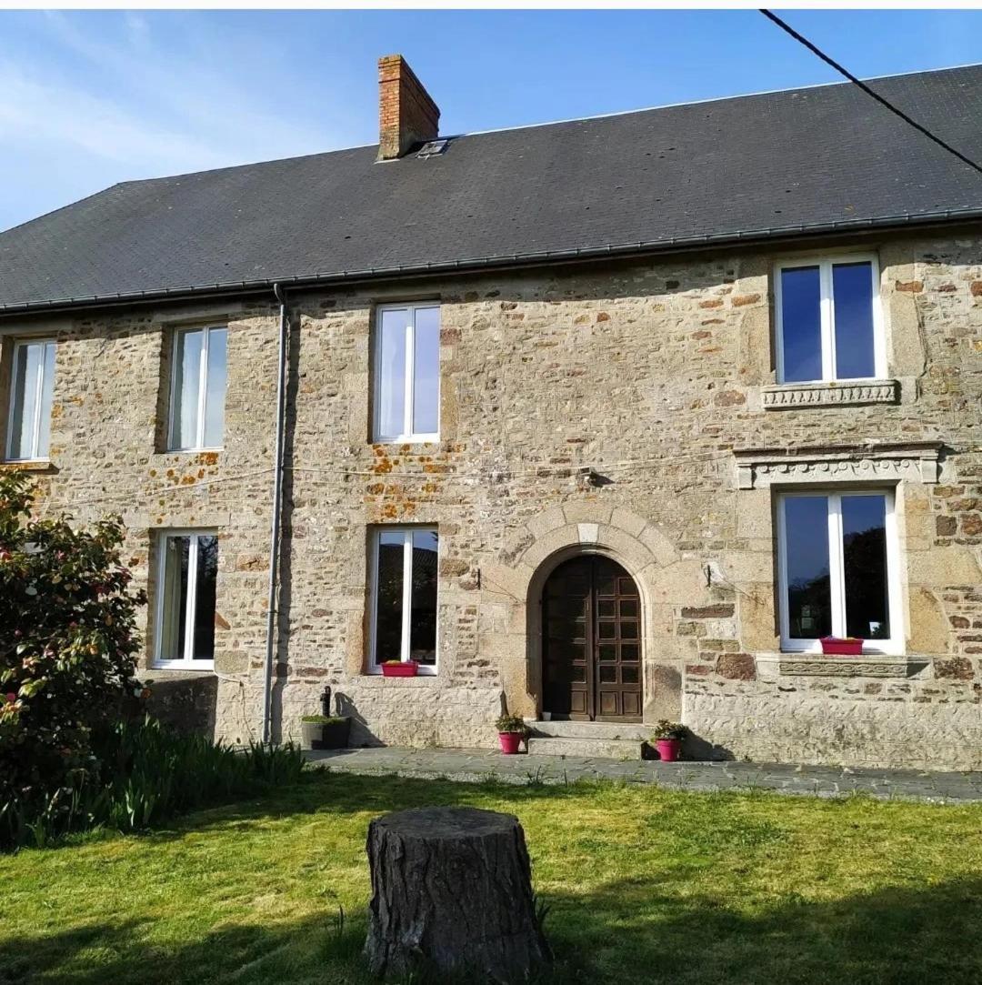 La Petellerie, Maison De Campagne Avec Piscine Pour Un Sejour Detente Moyon المظهر الخارجي الصورة